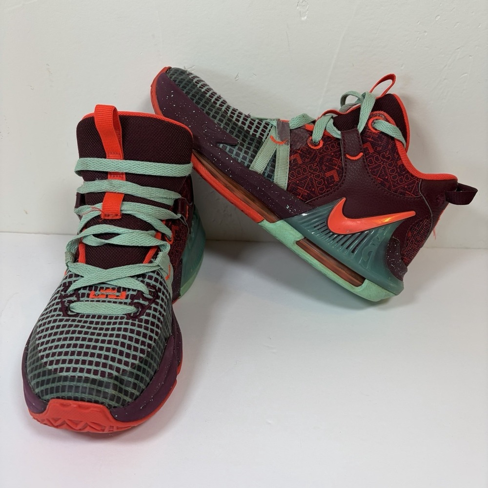 Nike Lebron Witness 7 SE Kids‎ Team Red Jade Size 5.5Y